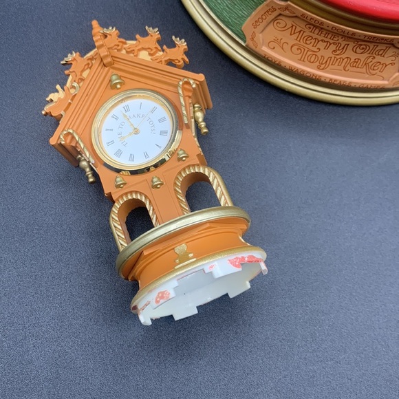 Hallmark Rotating Merry Old Toymaker Train Clock & Toys Music Box TESTED WORKS - Picture 14 of 14
